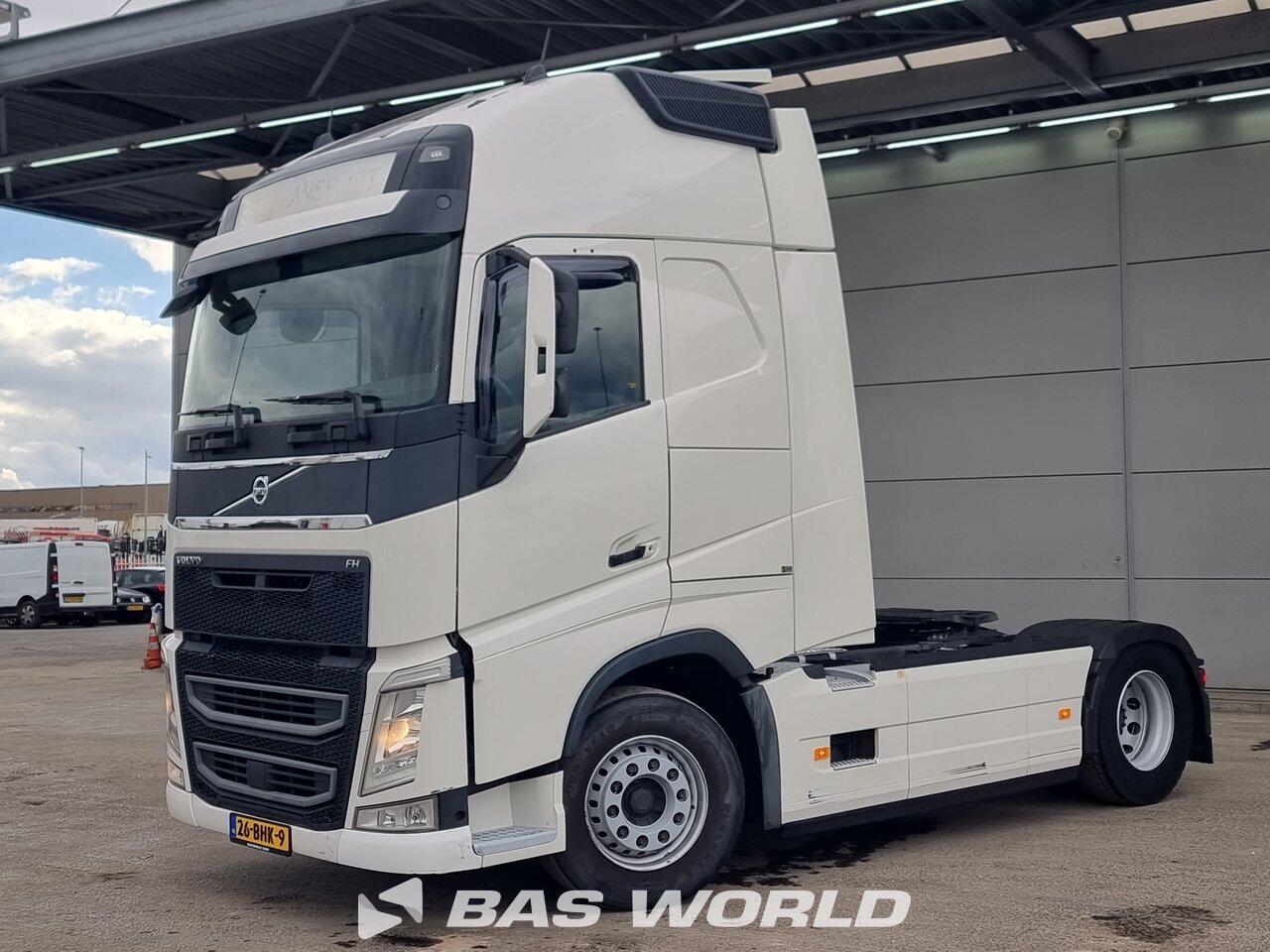 Front left : Volvo FH 460 4X2 Tracteur routier
