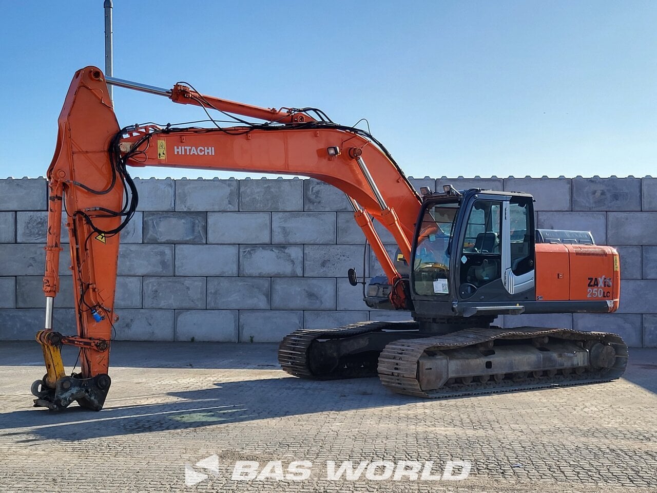 Hitachi ZX250 LC -3 Crawler excavators - BAS World