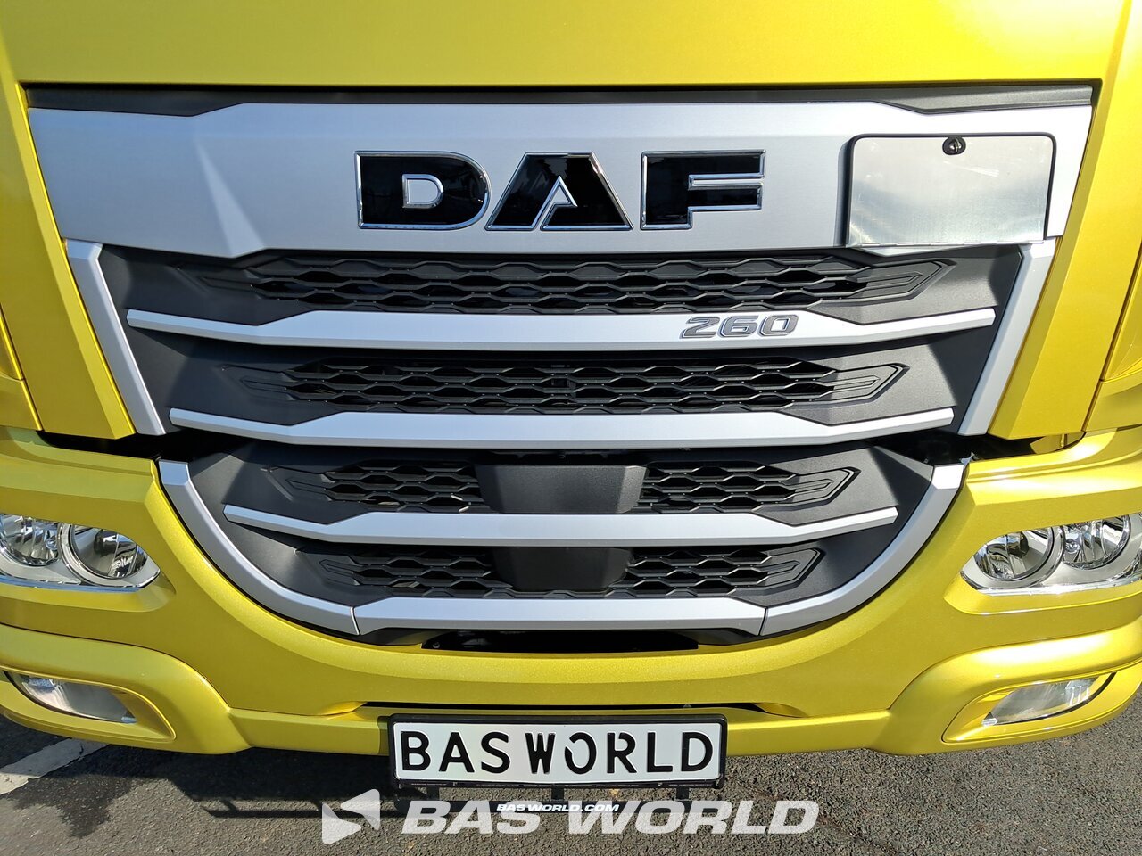 Grille : DAF XB 260 4X2 JUNGE Camion rideaux coulissants