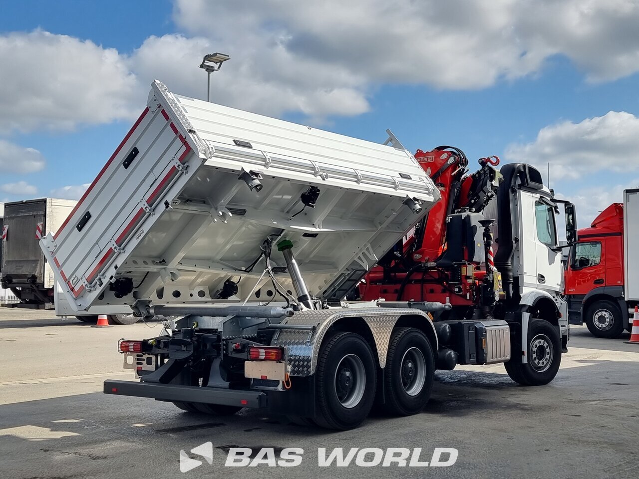 Other : Mercedes Arocs 3348 6X4 Pavic Camion Benne