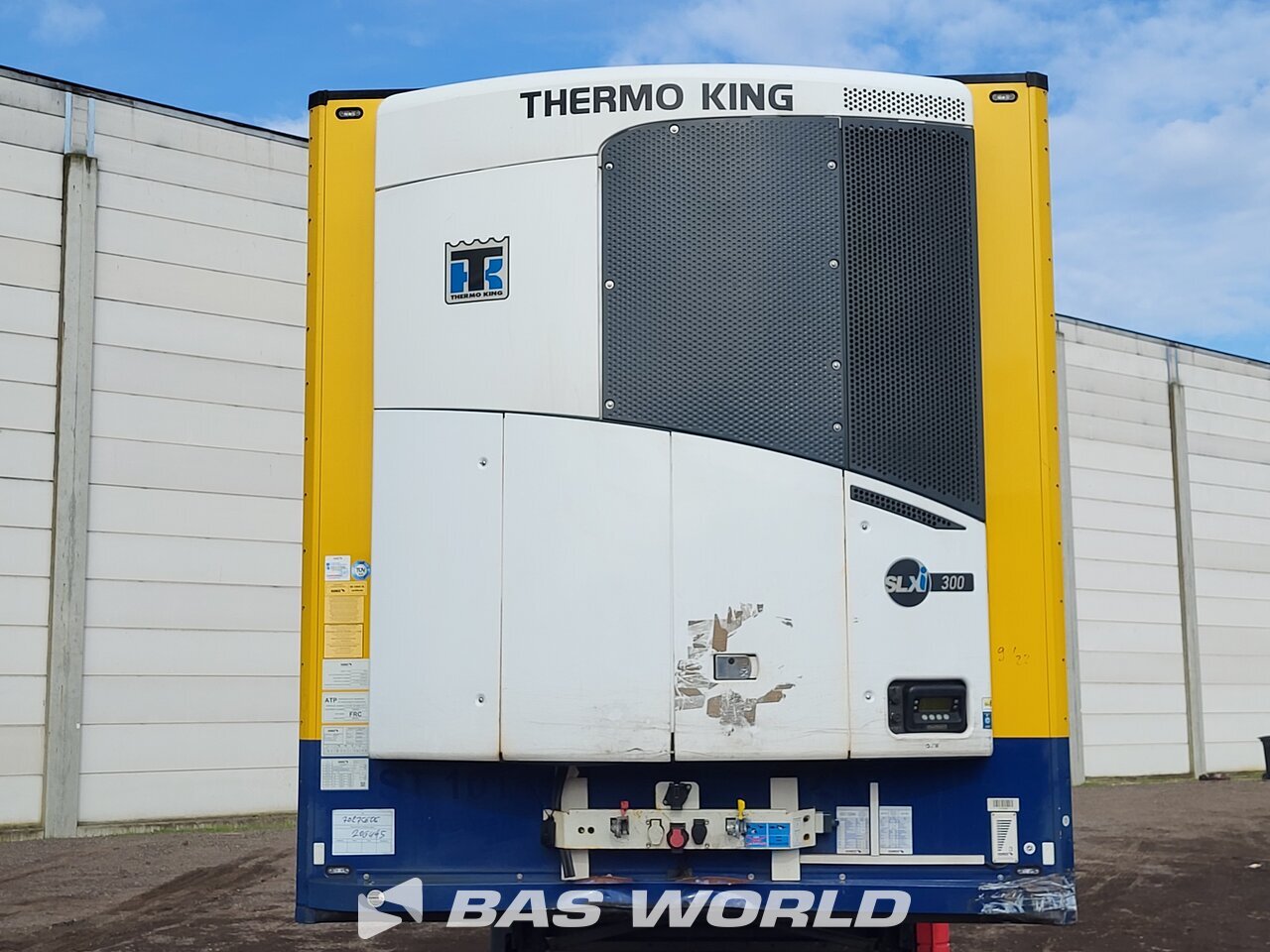 Front : Schmitz Thermo King SLXI300 Semi-remorque frigorifique