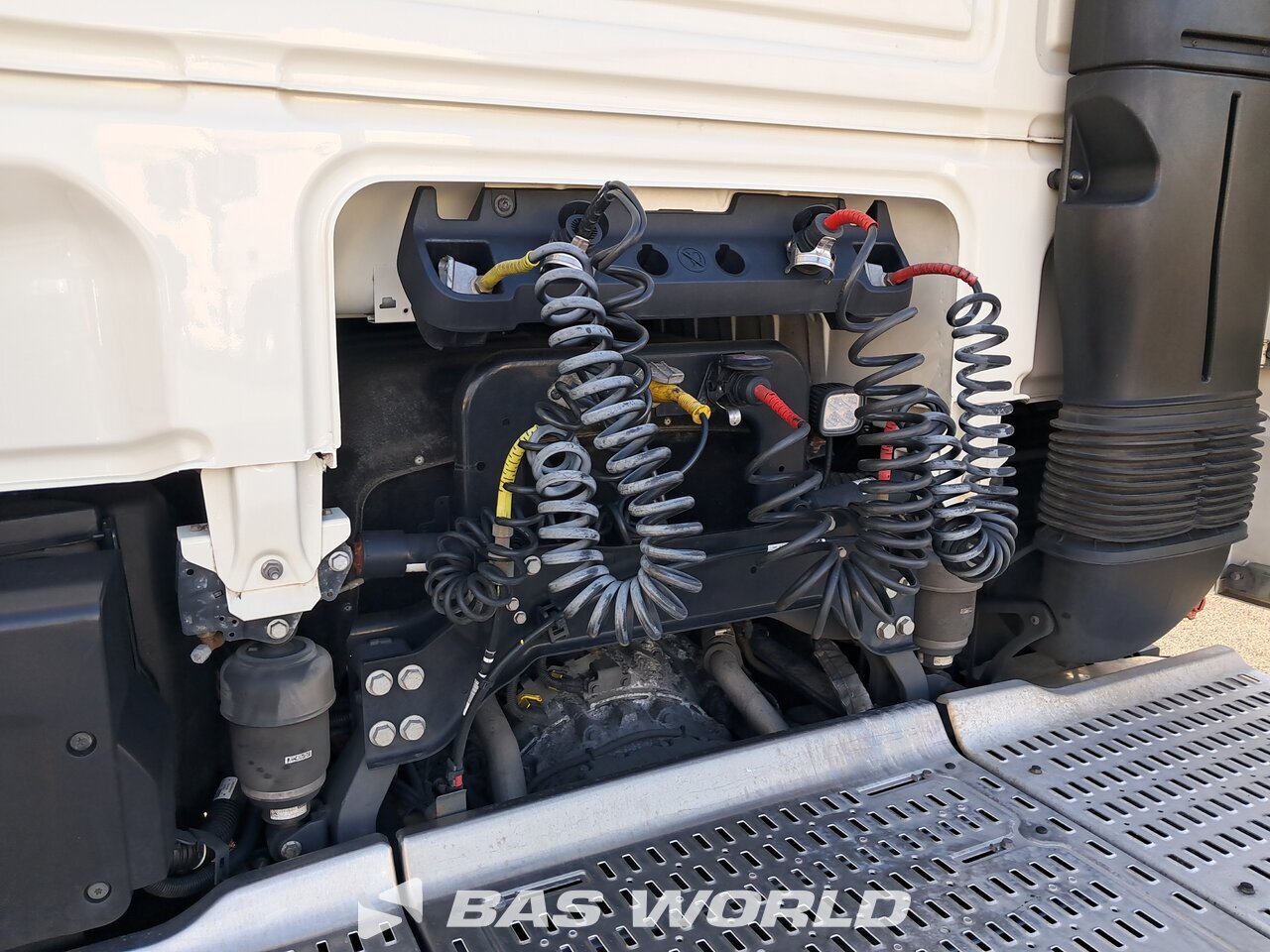 Trailer connections : DAF XF 530 4X2 Tracteur routier