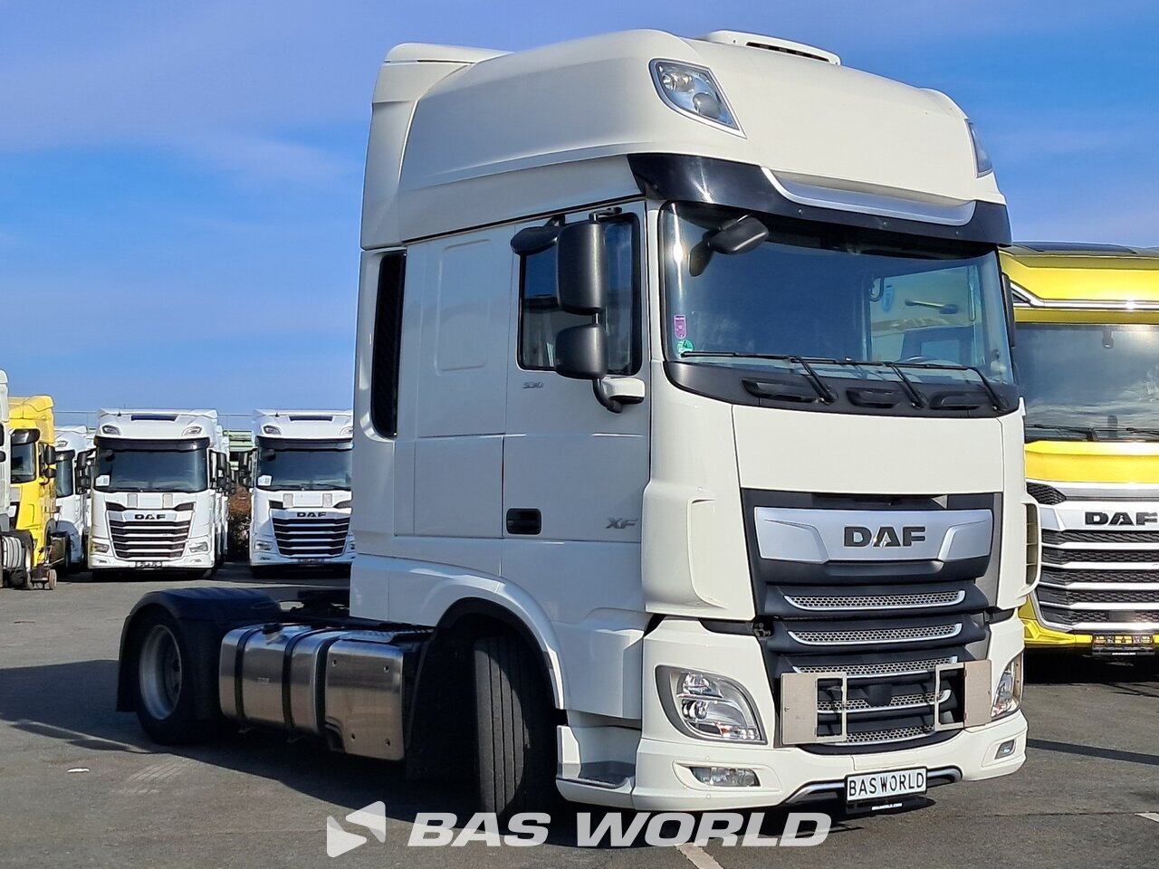 Front right : DAF XF 530 4X2 Tracteur routier