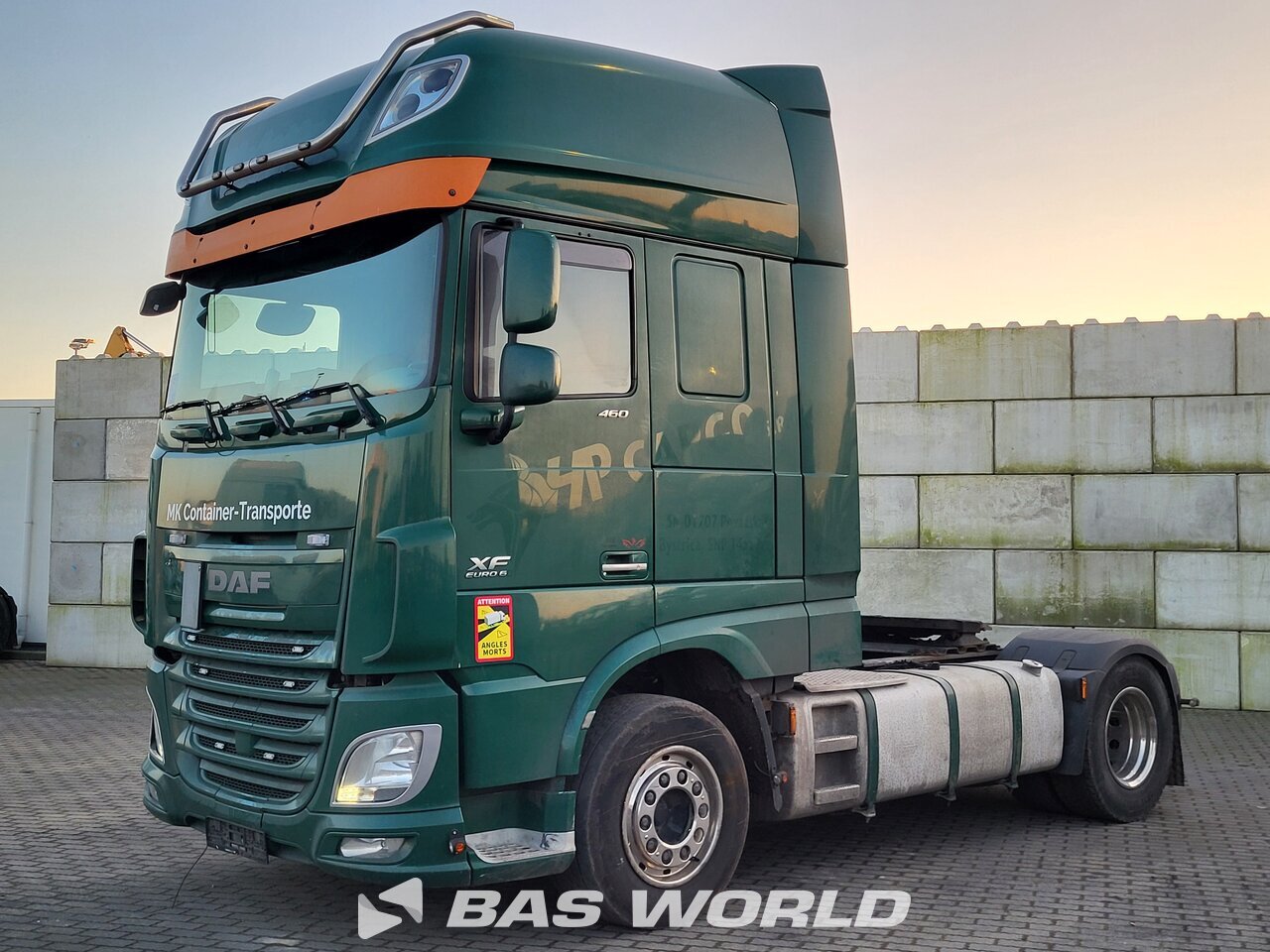 Front left : DAF XF 460 4X2 Tracteur routier