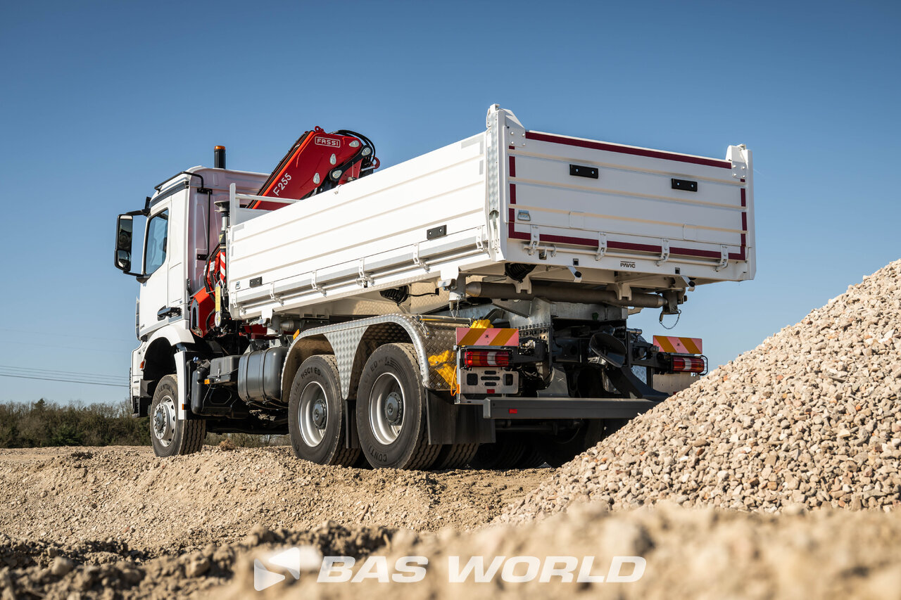 Other : Mercedes Arocs 3348 Caminhão Basculante