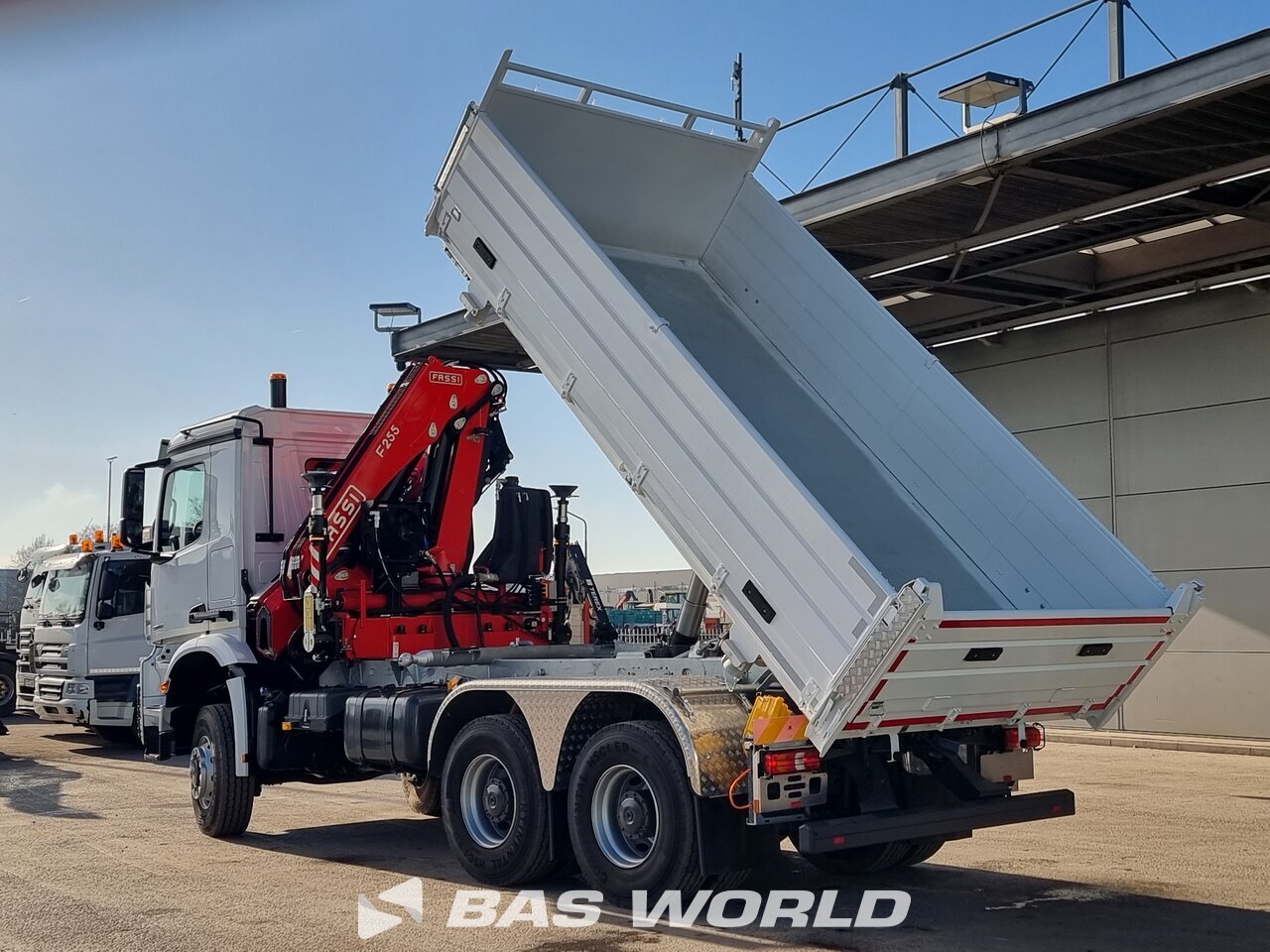 Other : Mercedes Arocs 3348 Caminhão Basculante