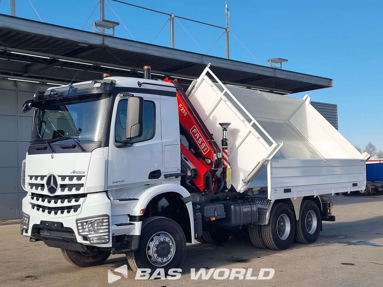 Other : Mercedes Arocs 3348 Caminhão Basculante