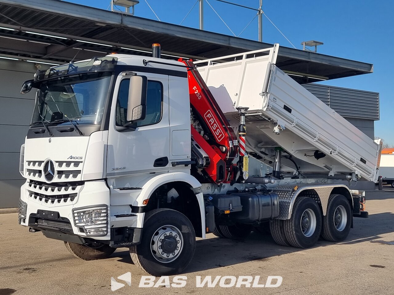 Other : Mercedes Arocs 3348 Caminhão Basculante