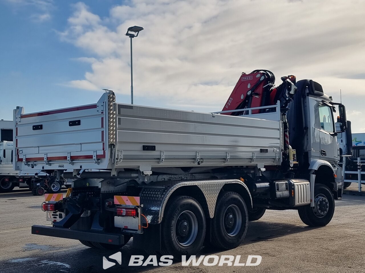 Other : Mercedes Arocs 3348 Caminhão Basculante