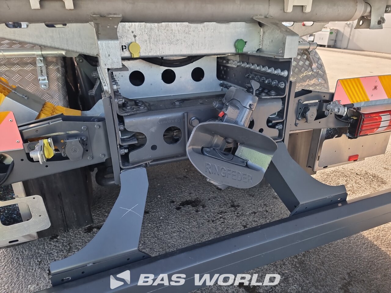 Other : Mercedes Arocs 3348 Caminhão Basculante