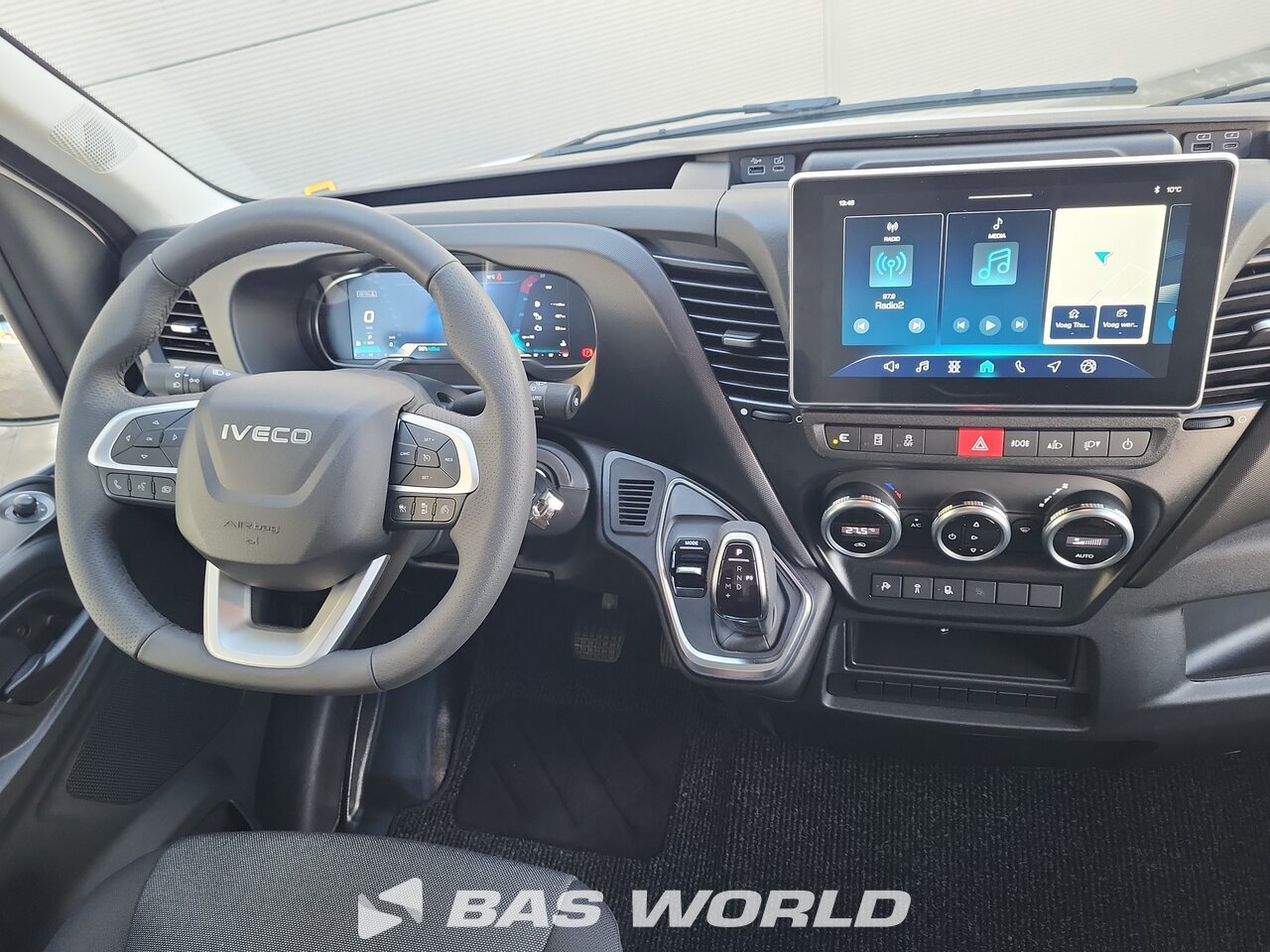 Other : Iveco Daily 35S18 Fourgons utilitaires