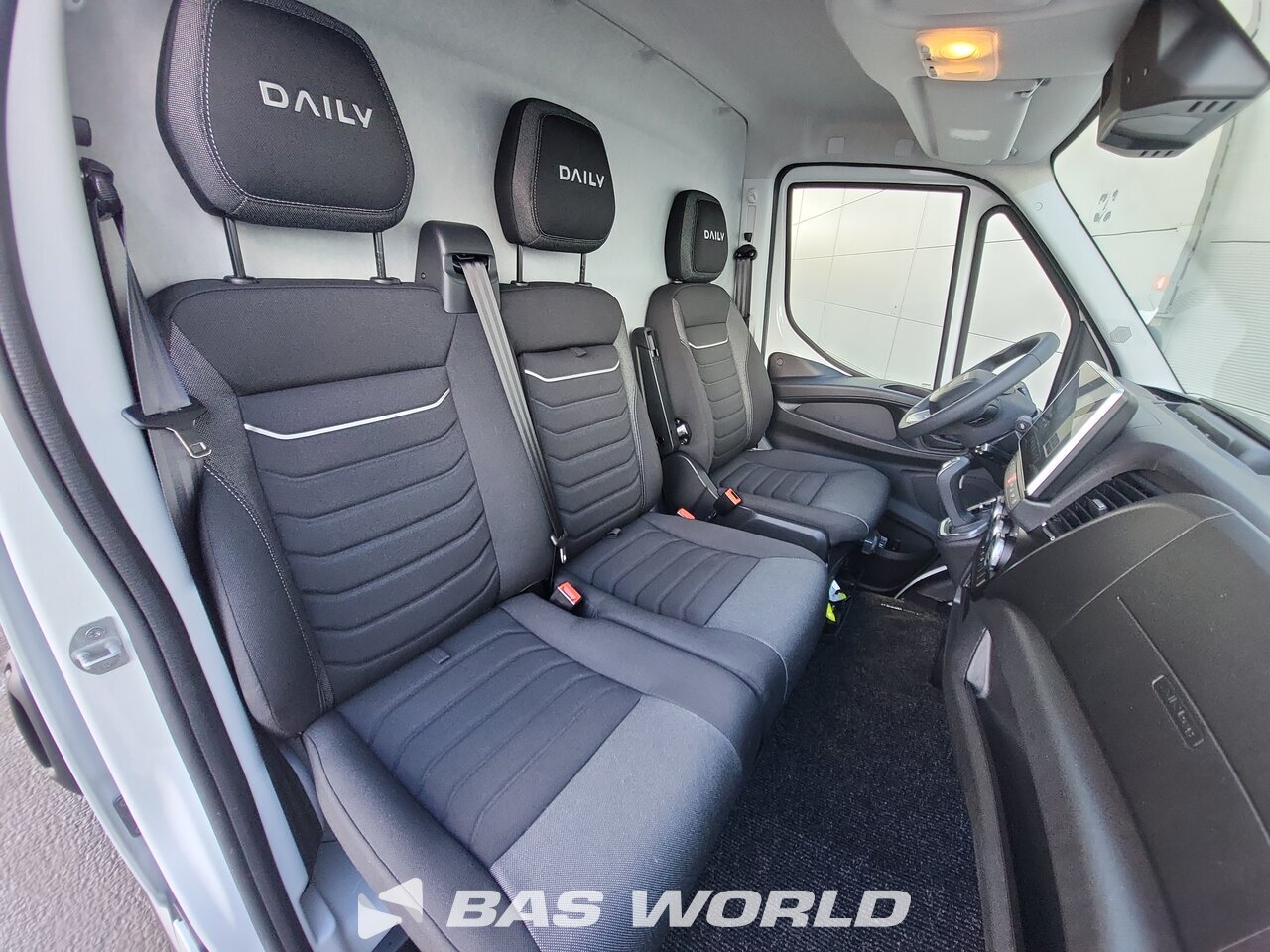 Other : Iveco Daily 35S18 Fourgons utilitaires