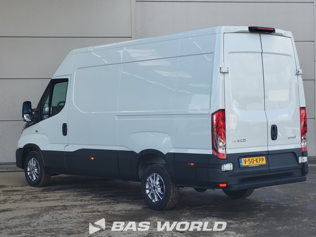 Other : Iveco Daily 35S18 Fourgons utilitaires
