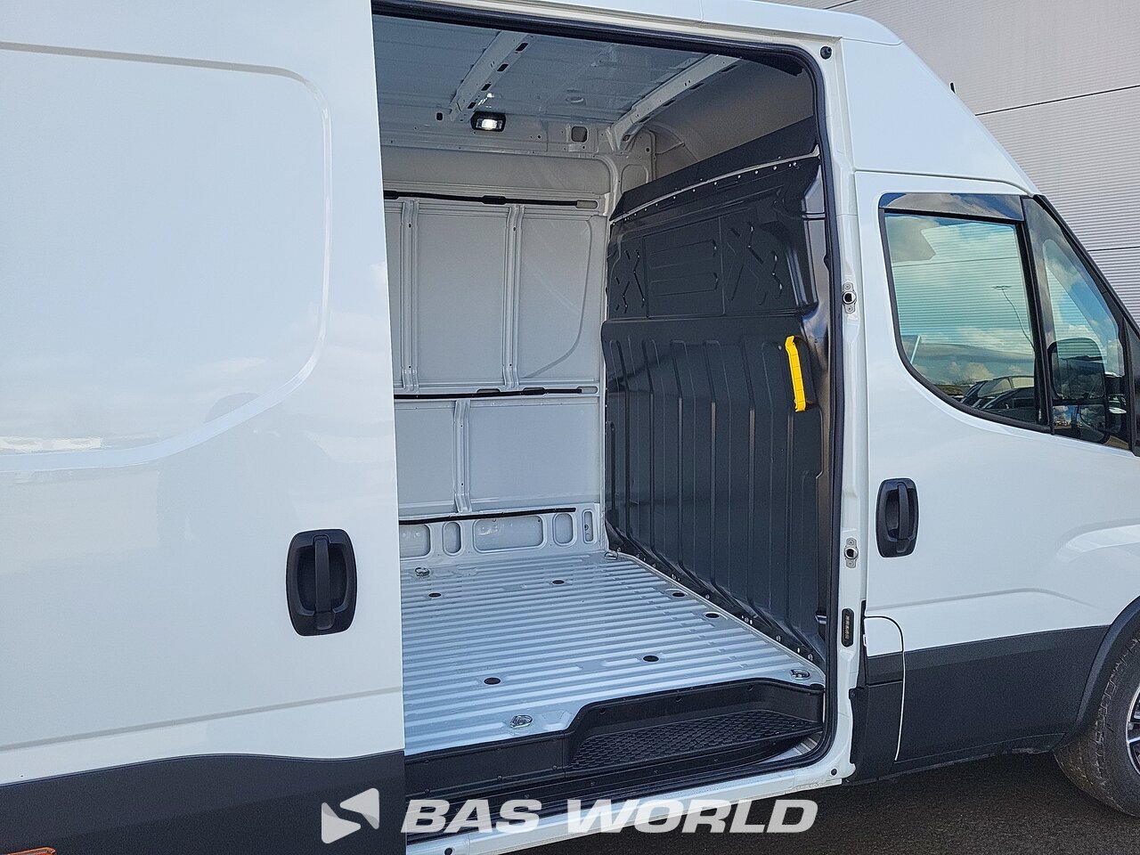 Other : Iveco Daily 35S18 Fourgons utilitaires