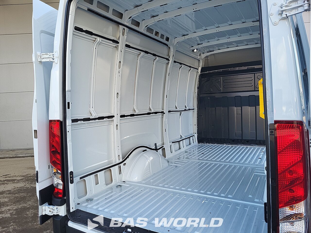Other : Iveco Daily 35S18 Fourgons utilitaires