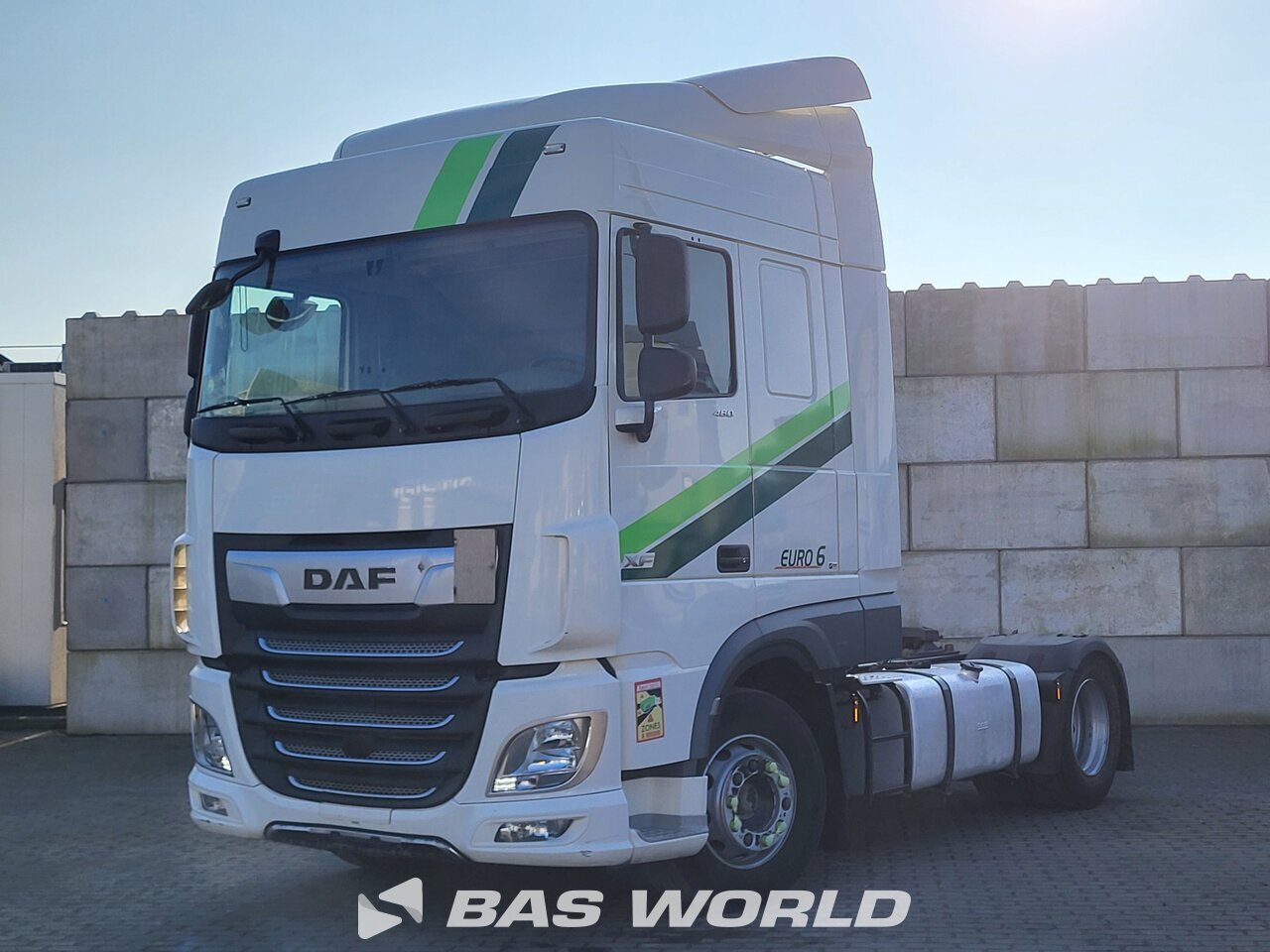 Front left : DAF XF 480 4X2 Tracteur routier