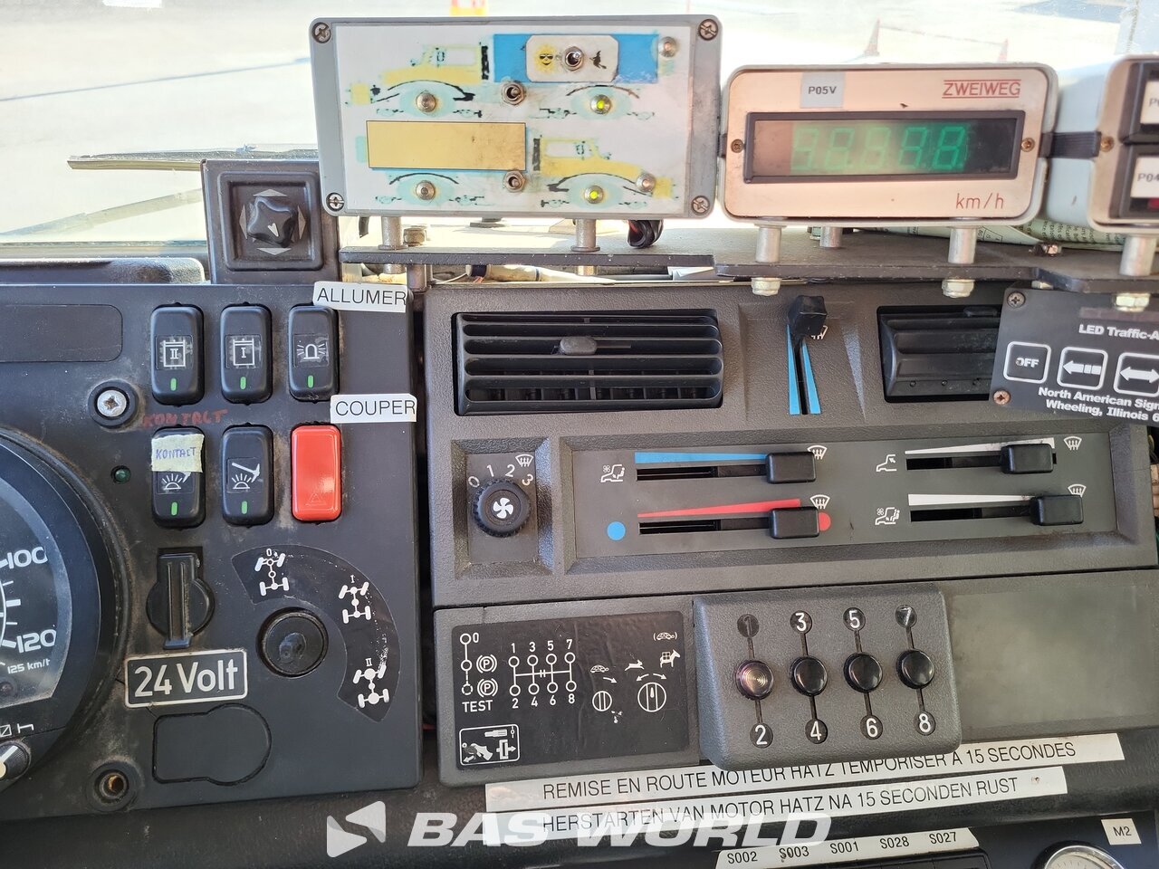 Other : Mercedes Unimog 1650 4X4 Assaloni camion aspirateur