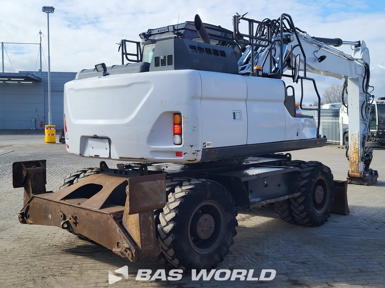 Other : Doosan DX170 W-5 Pelle sur pneus