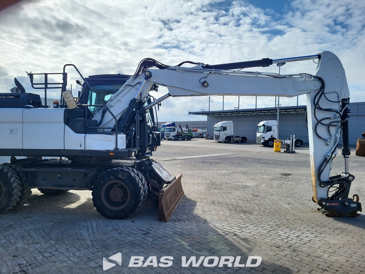 Other : Doosan DX170 W-5 Pelle sur pneus
