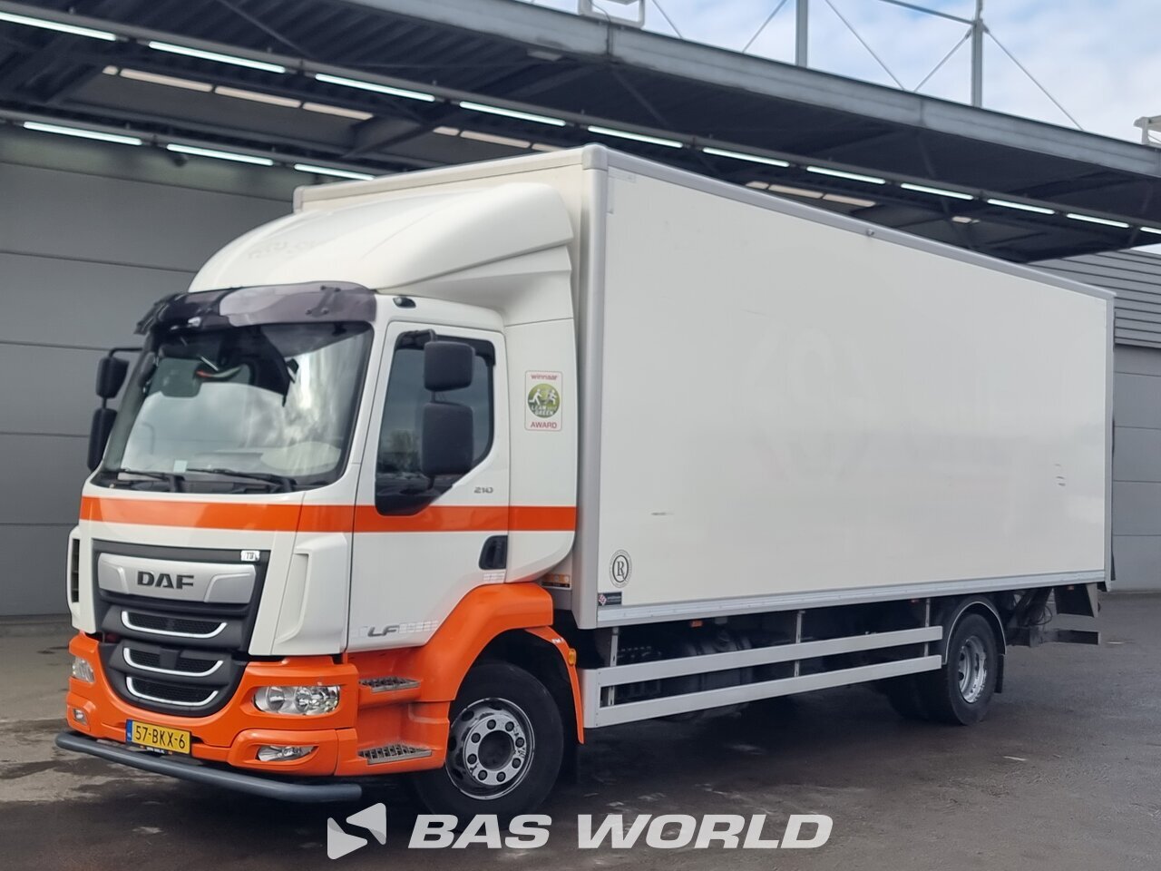 Front left : DAF LF 210 4X2 ECF Eindhoven Carrosseries fourgons