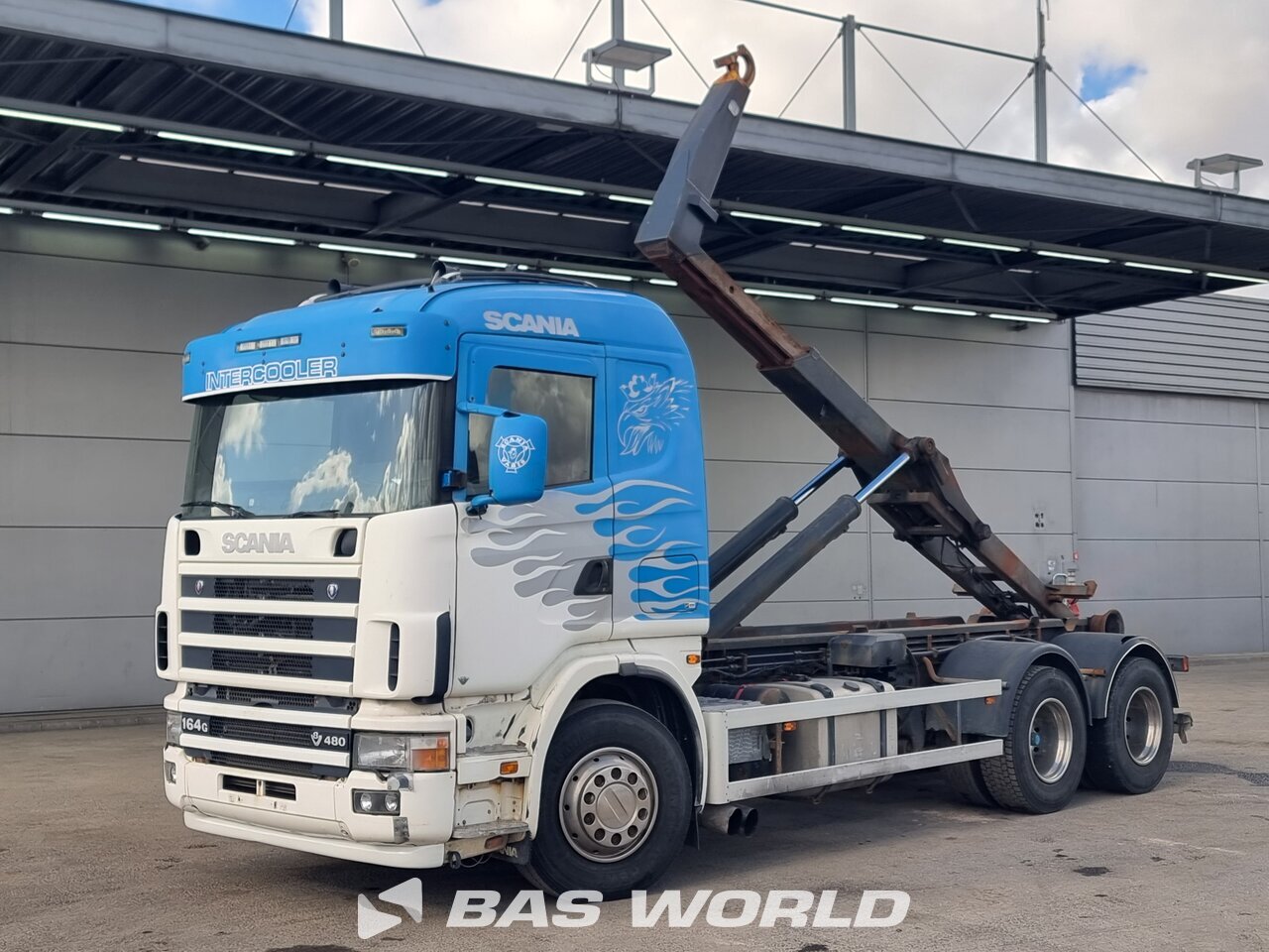 Front left : Scania R480 6X2 Leebun Multilift LBS 20-570 camion à bras