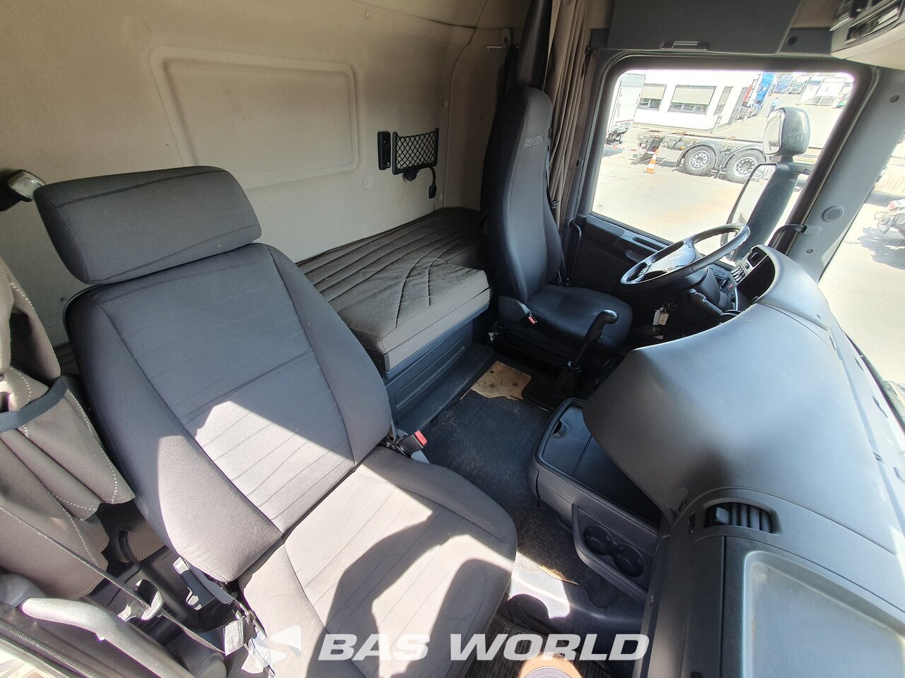 Other : Scania R480 8X2 Camion plateaux