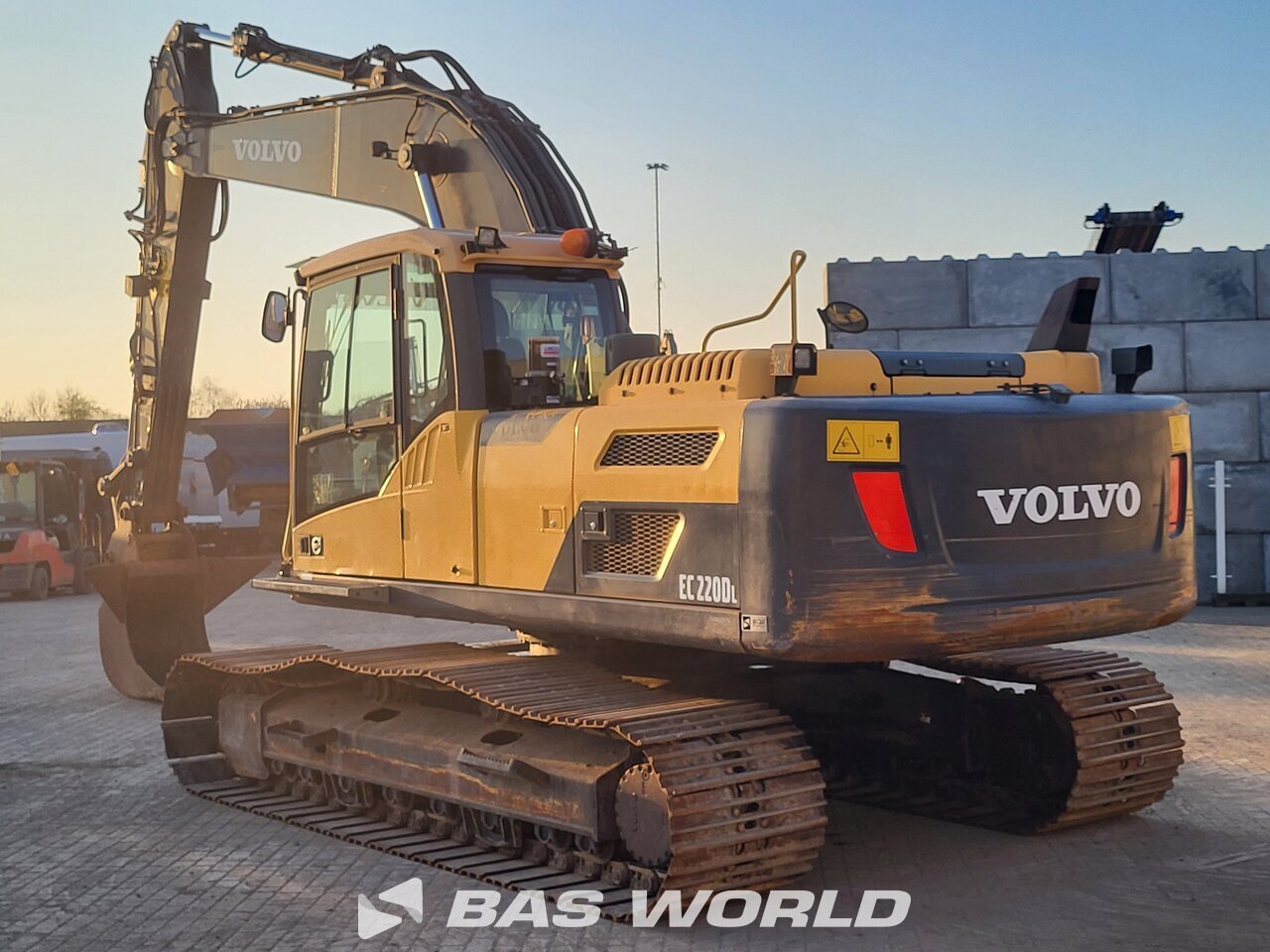 Other : Volvo EC220 D L Pelle sur chenilles