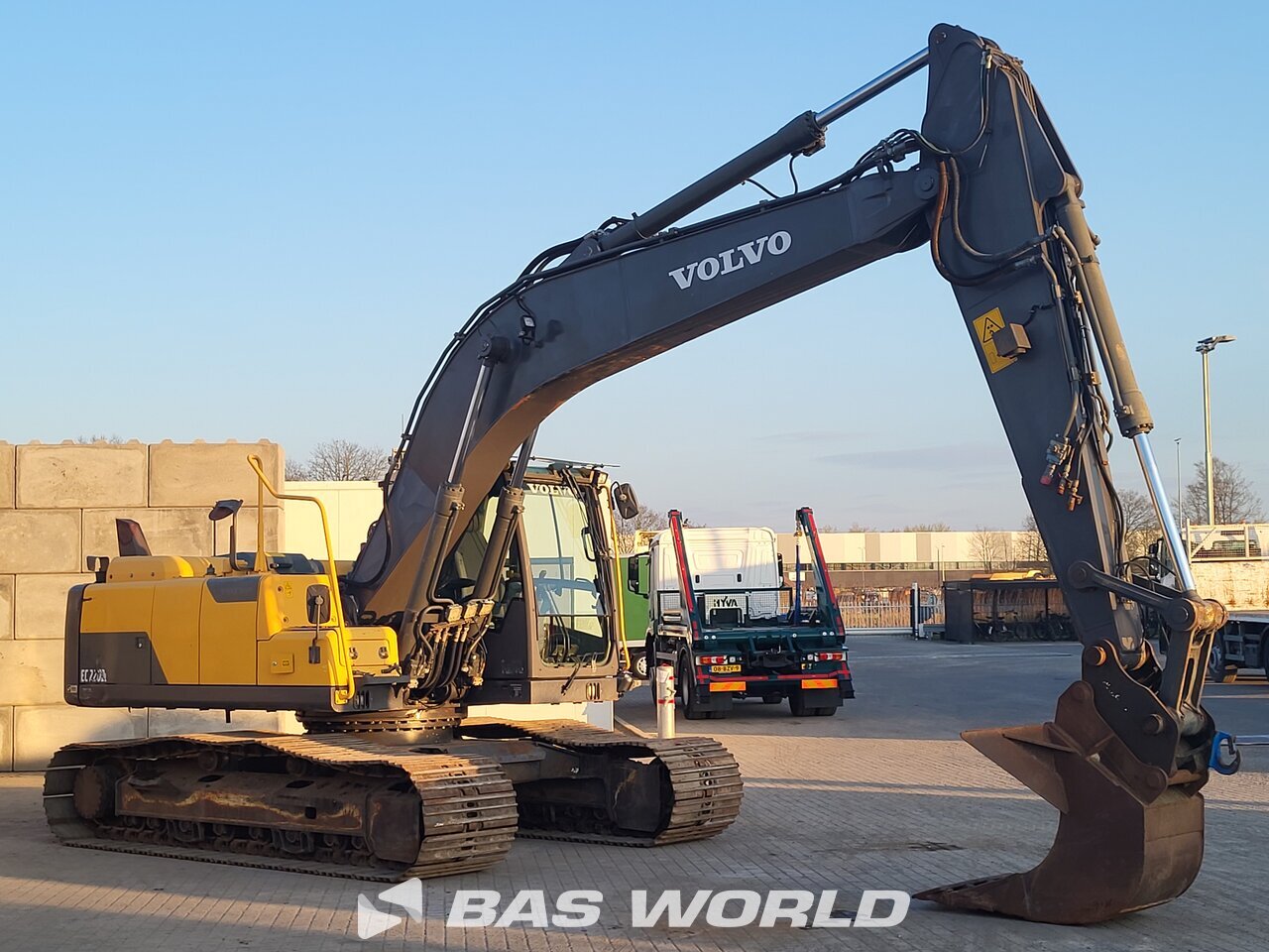 Other : Volvo EC220 D L Pelle sur chenilles