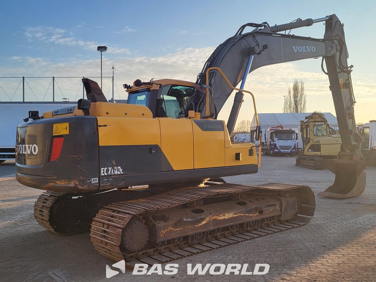 Other : Volvo EC220 D L Pelle sur chenilles
