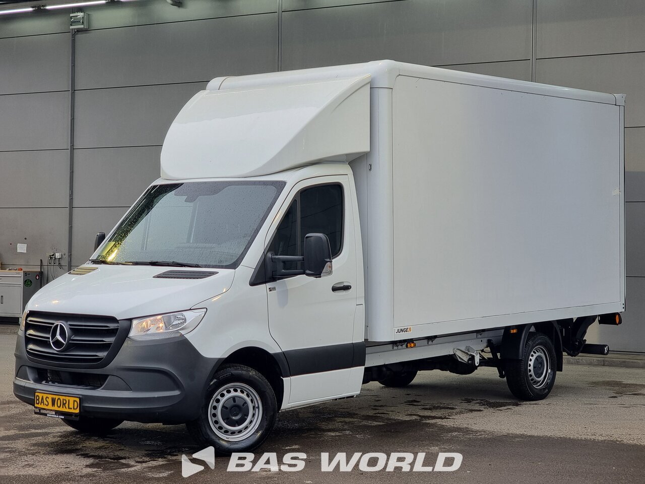 Front left : Mercedes Sprinter 317 CDI Carrosseries