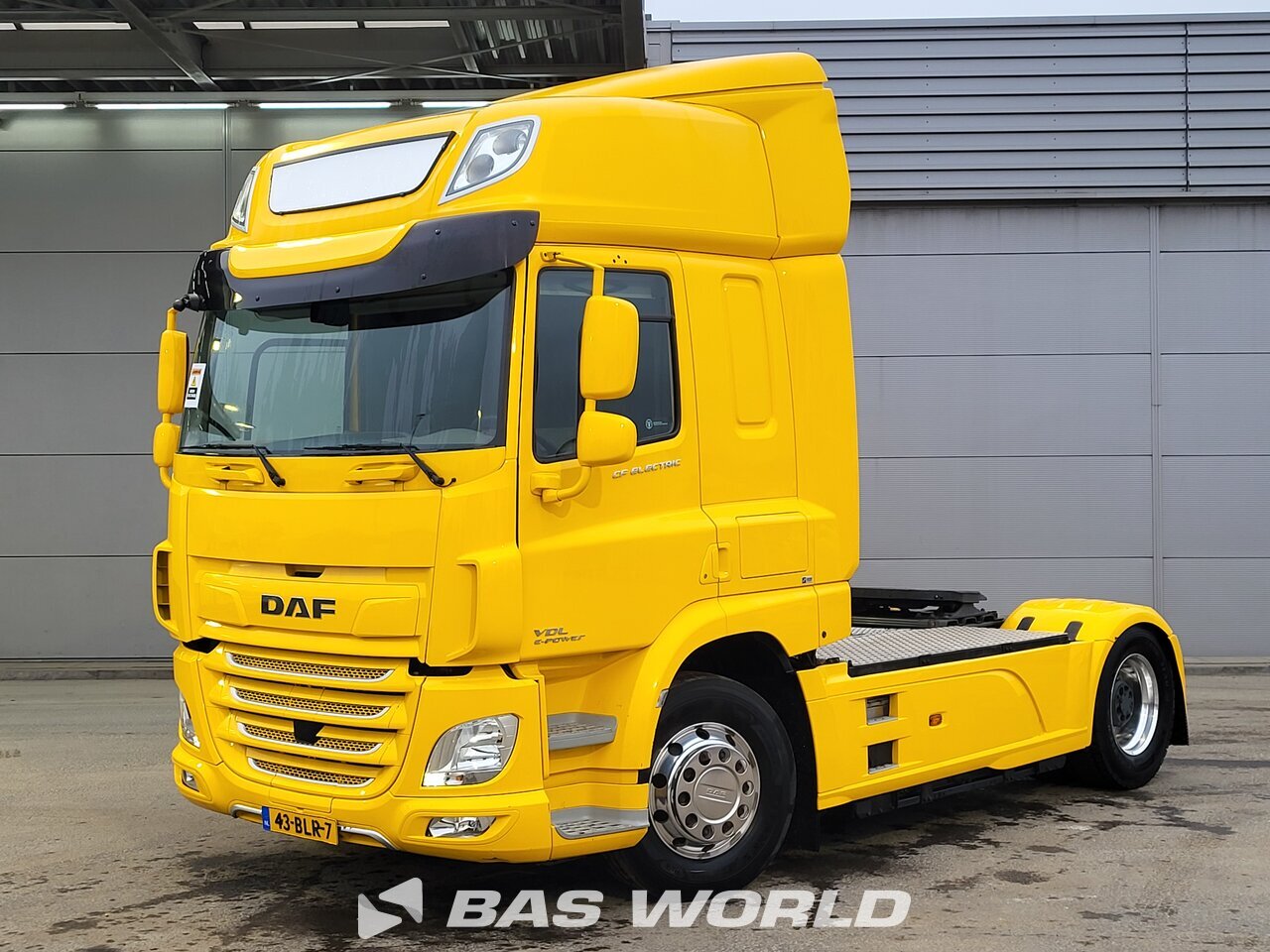 Front left : DAF CF 290 4X2 Tracteur routier