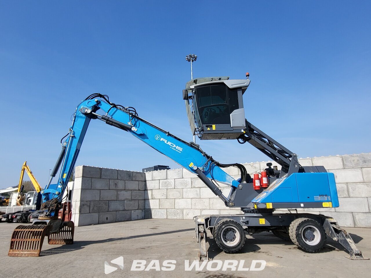 Other : Fuchs MHL331 S5 Pelle à déchets