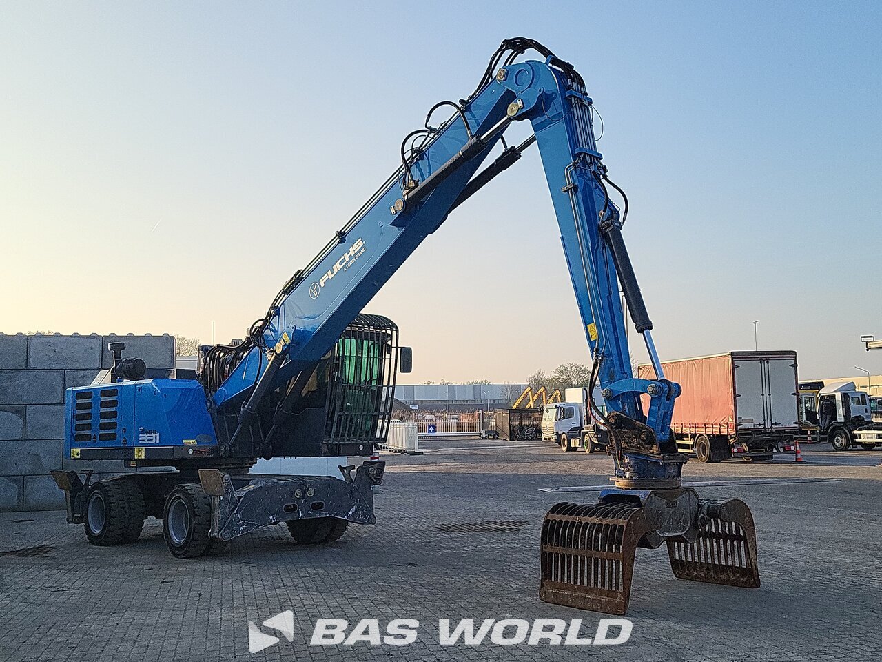 Other : Fuchs MHL331 S5 Pelle à déchets