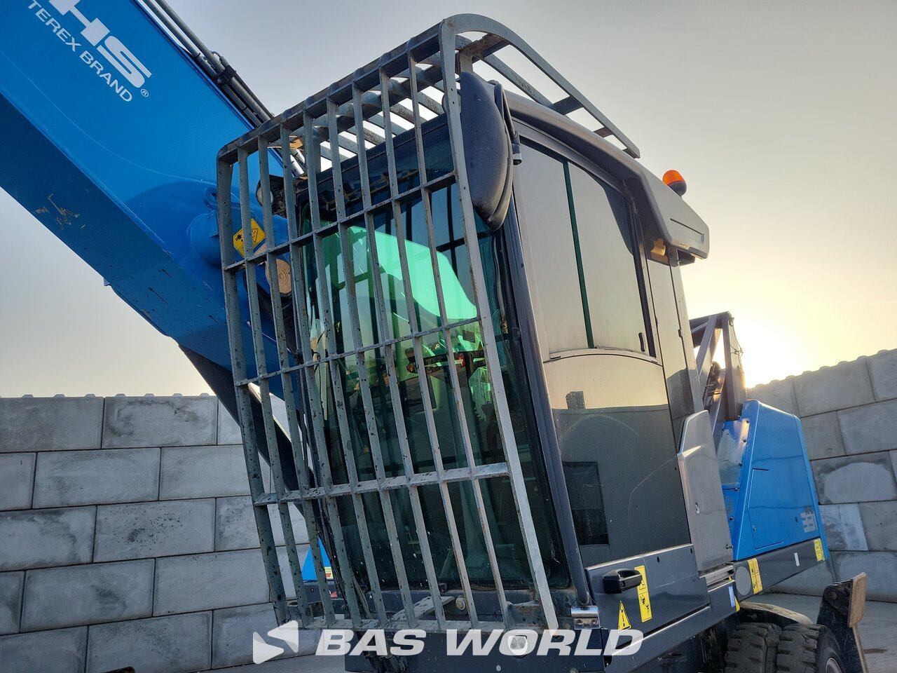 Other : Fuchs MHL331 S5 Pelle à déchets