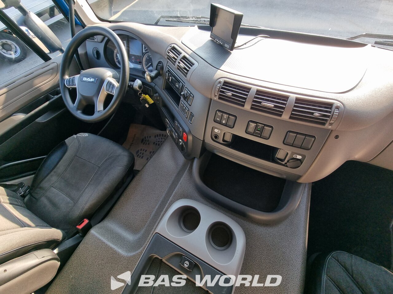 Other : DAF CF 320 4X2 BG Carrosserie Camion rideaux coulissants