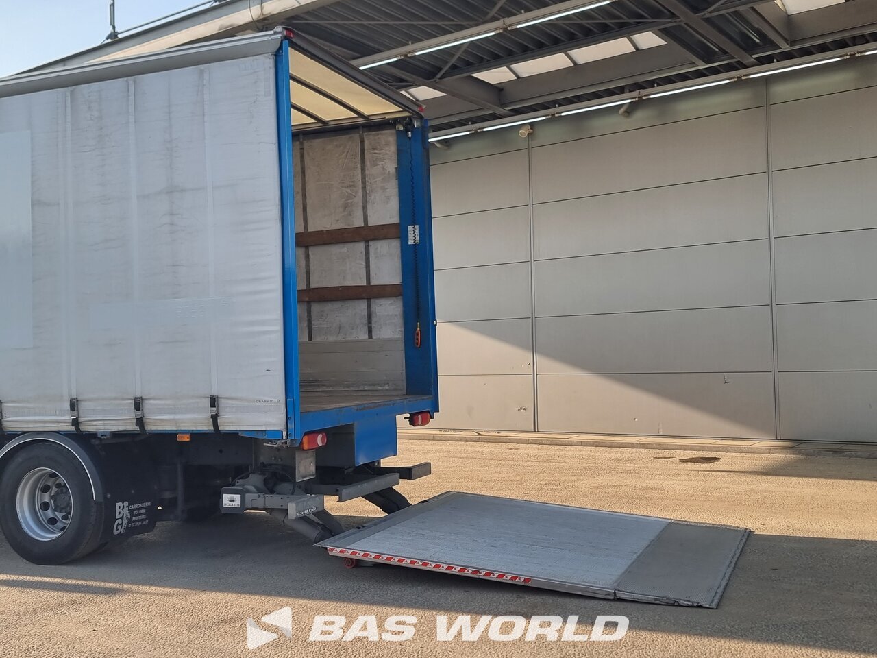 Other : DAF CF 320 4X2 BG Carrosserie Camion rideaux coulissants