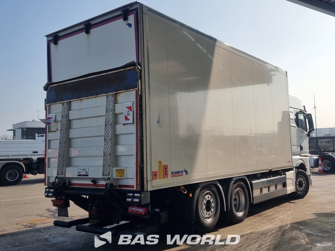 Other : MAN TGX 26.580 6X2 Schmitz Carrosseries fourgons