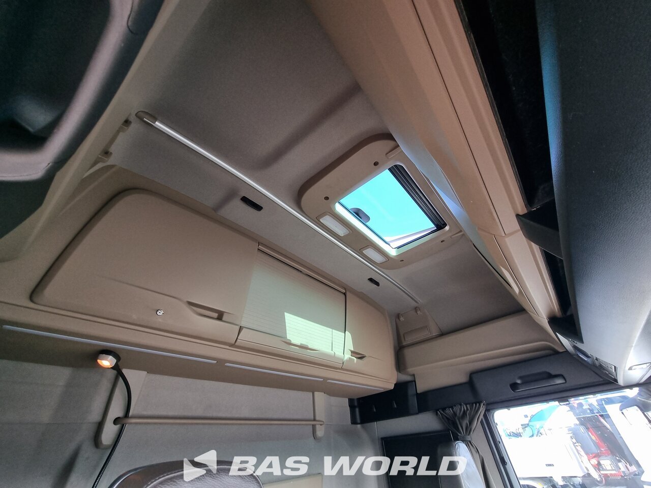 Other : MAN TGX 26.580 6X2 Schmitz Carrosseries fourgons