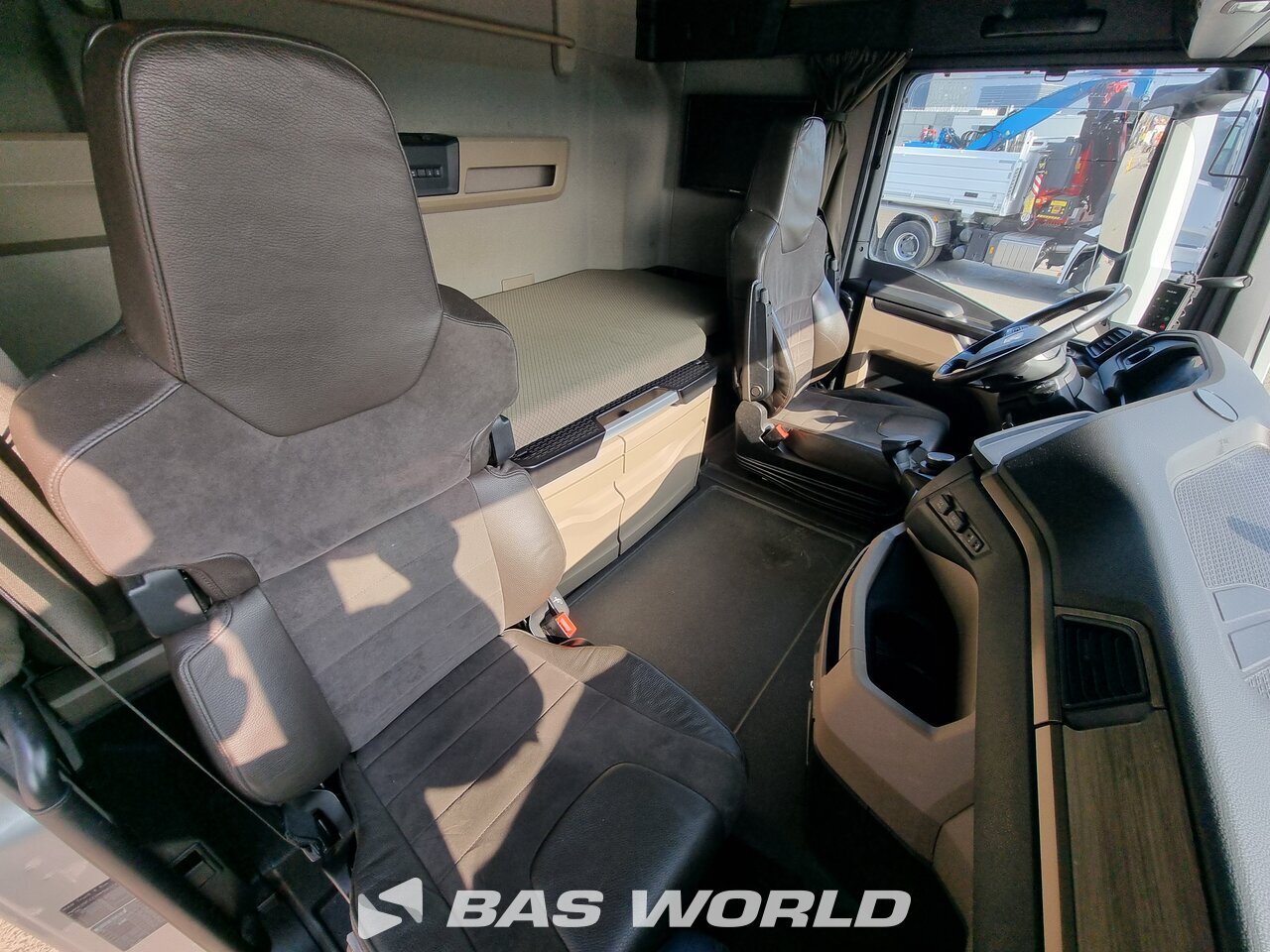 Other : MAN TGX 26.580 6X2 Schmitz Carrosseries fourgons