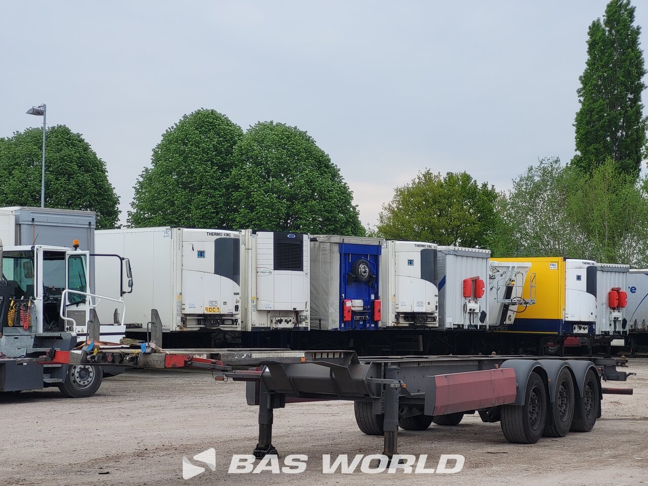 Front left : Van Hool Semi-remorque châssis porte-conteneurs