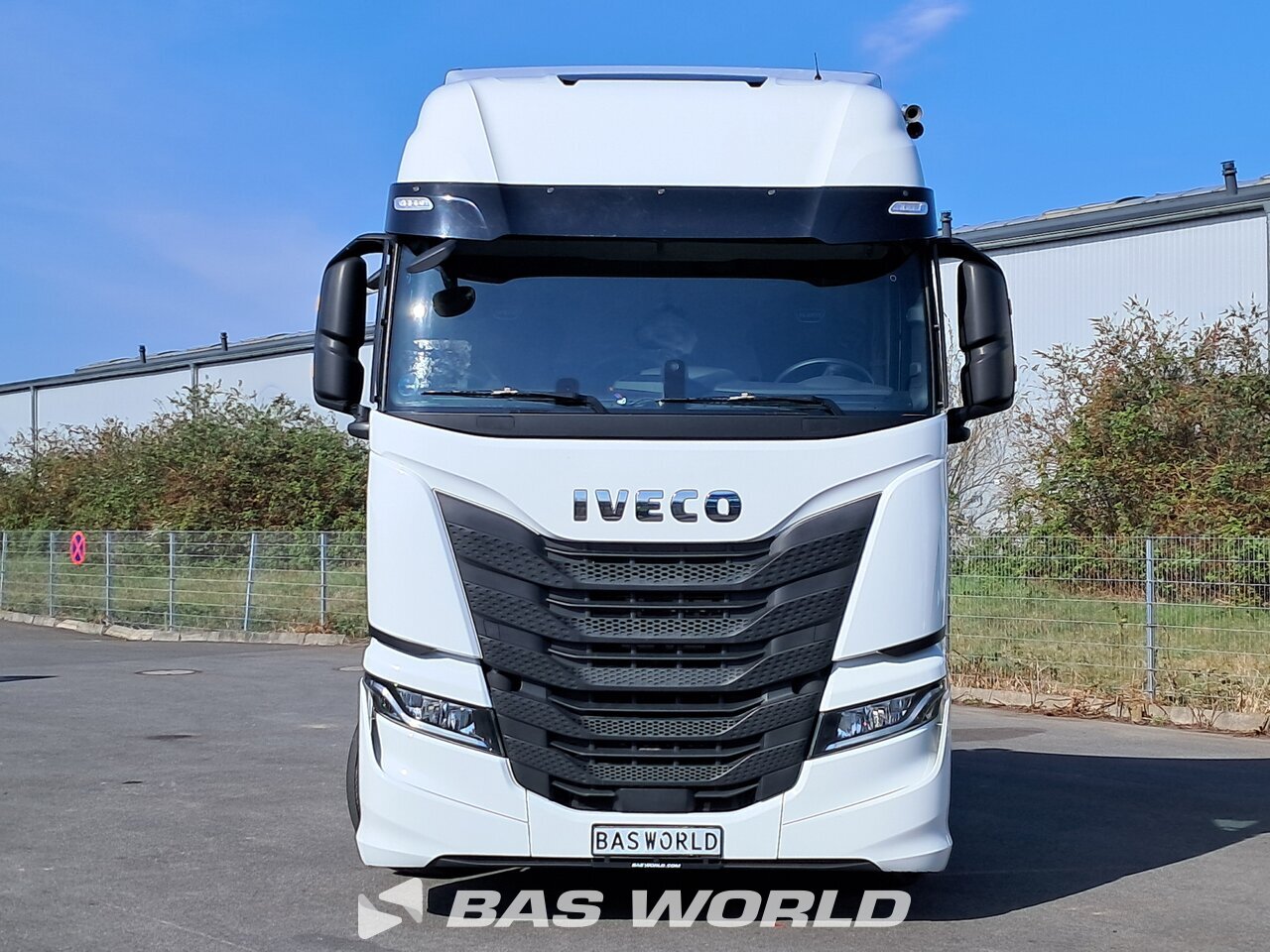 Front : Iveco S-Way 490 4X2 Tracteur routier