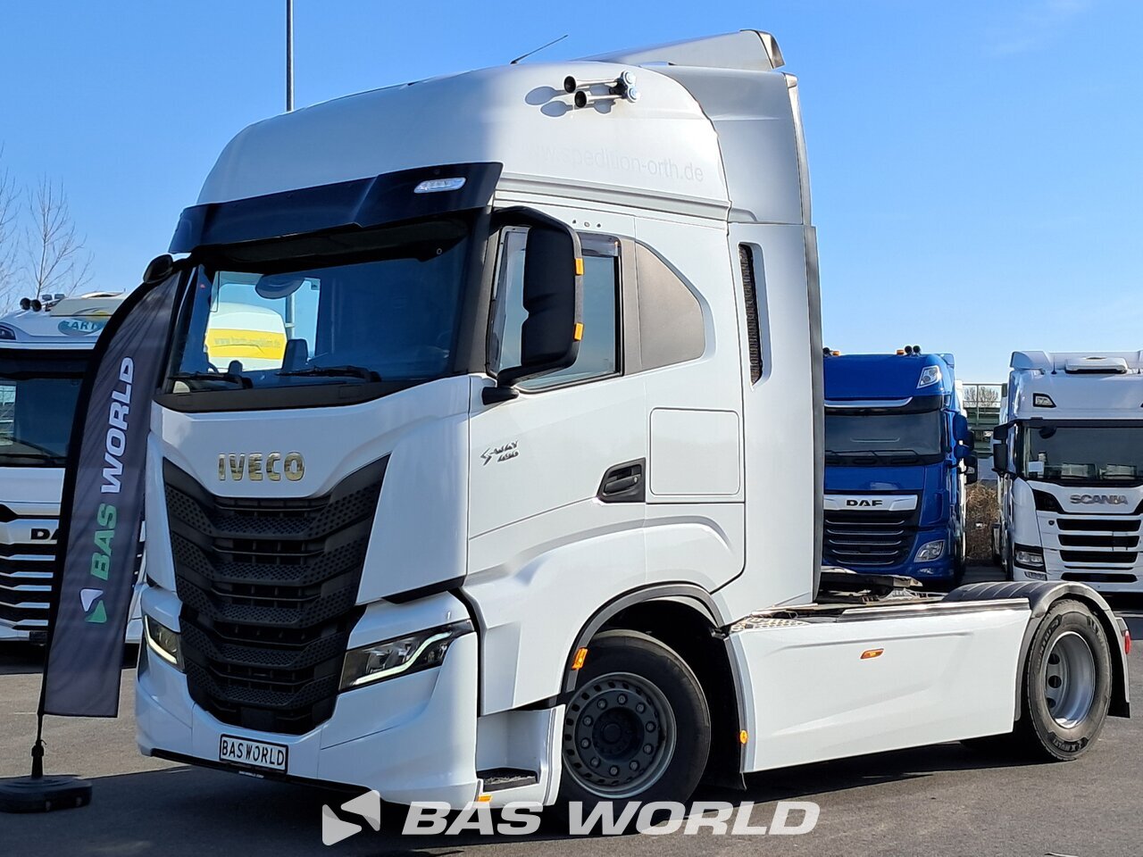 Front left : Iveco S-Way 490 4X2 Tracteur routier
