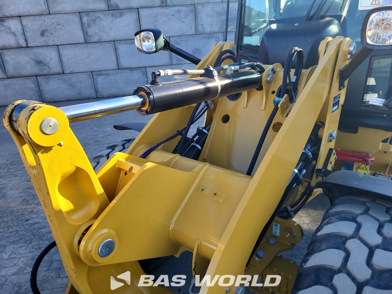 Other : Caterpillar 908 M Chargeuse sur pneus