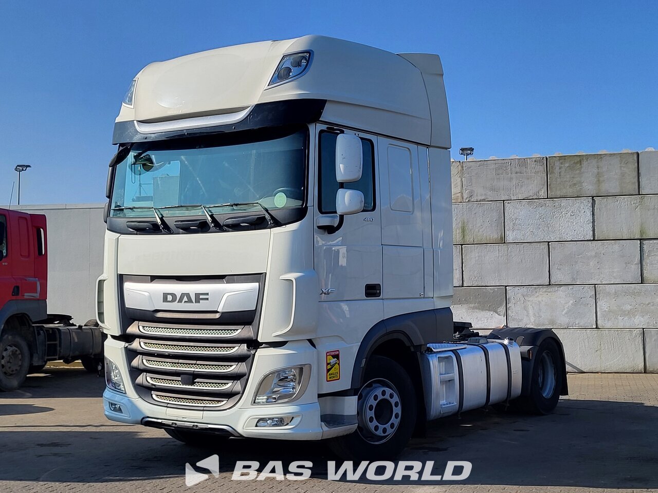 Front left : DAF XF 480 4X2 Tracteur routier