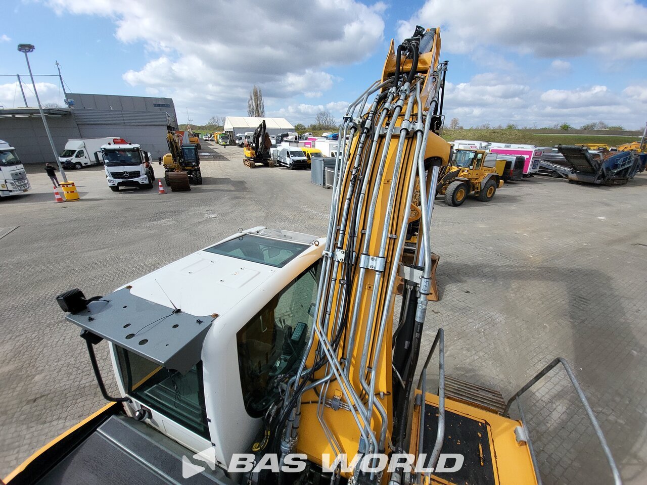 Other : Liebherr R936 LC V Pelle sur chenilles