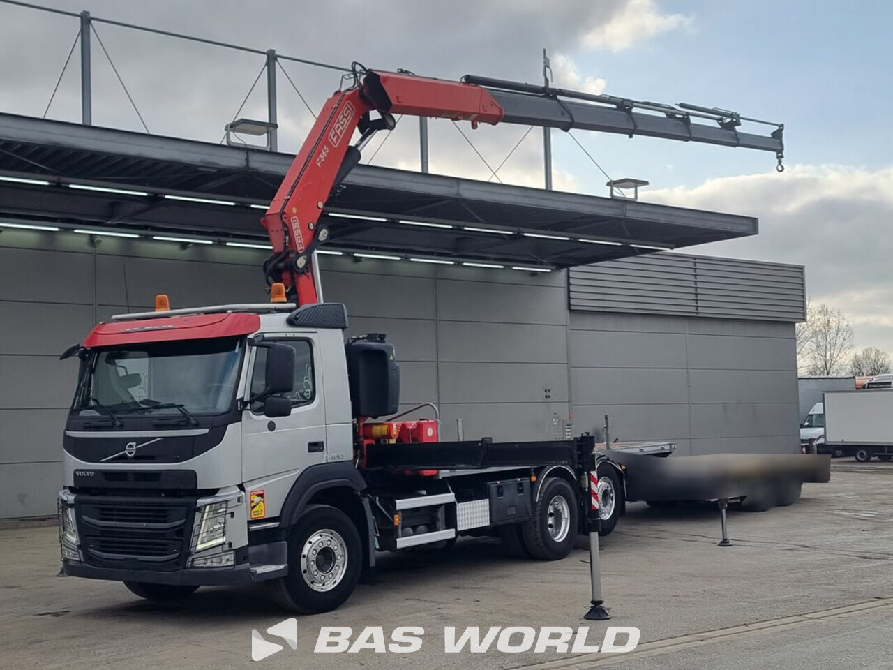 Front left : Volvo FM 460 6X2 Fores-Bennes Camion plateaux