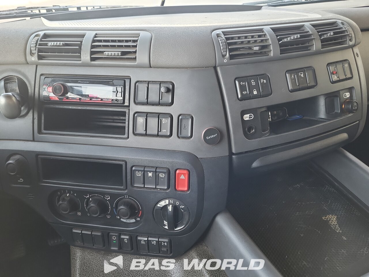 Other : DAF CF 440 6X2 Tracteur routier