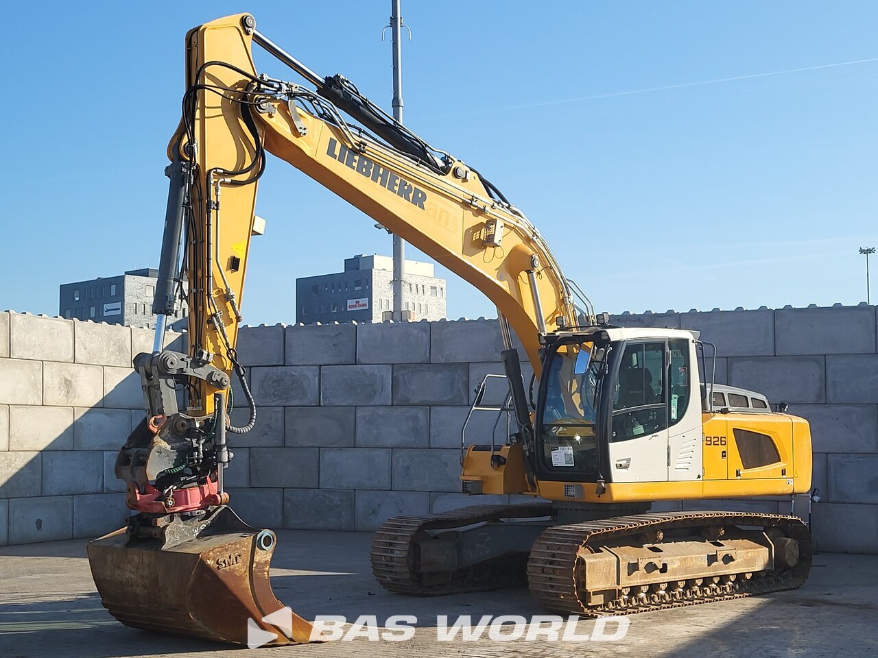 Front left : Liebherr R926 LC Pelle sur chenilles
