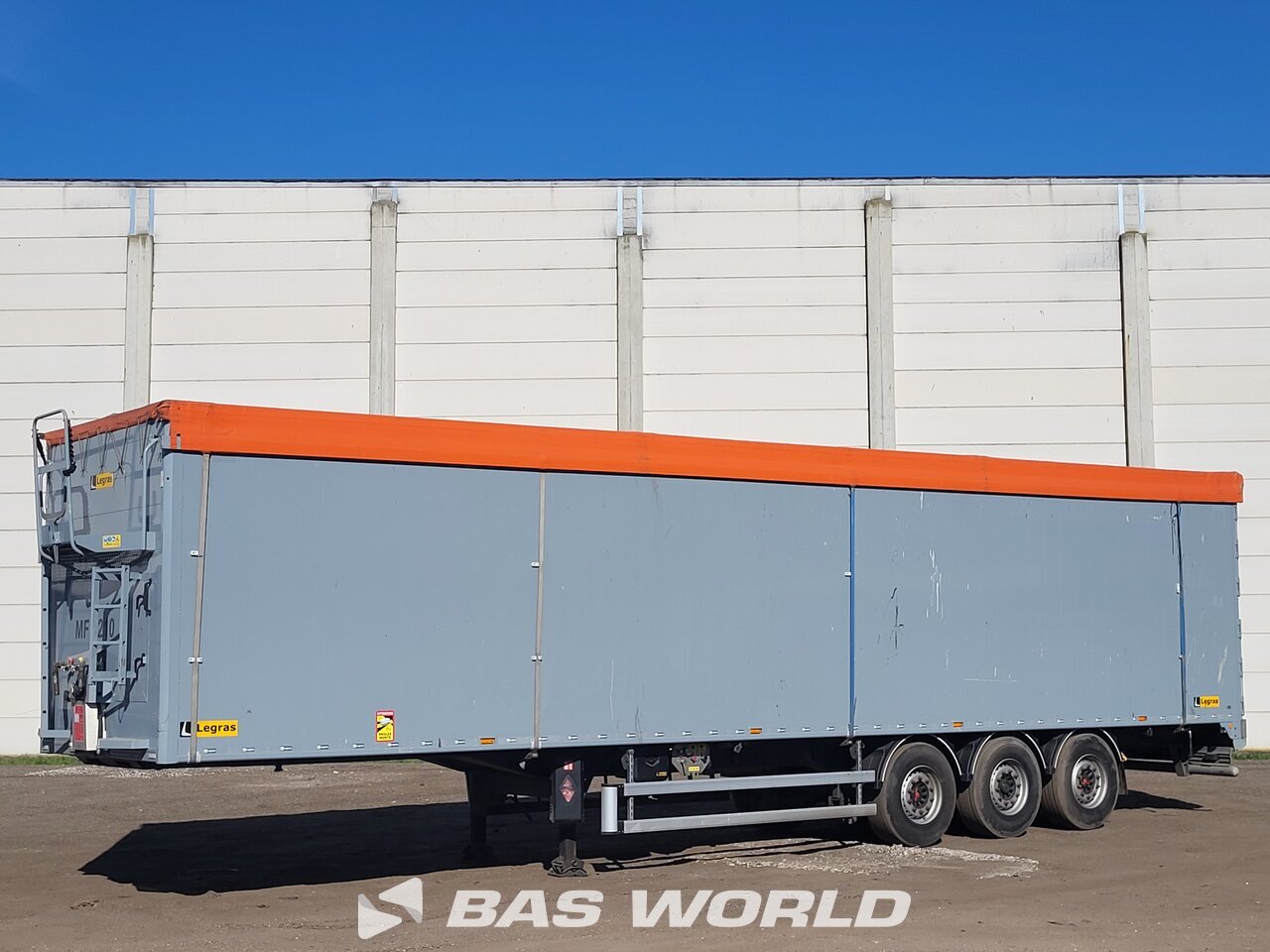 Front left : Legras Plancher mobile