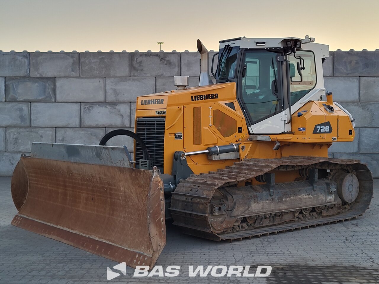 Front left : Liebherr PR726 LGP Bouteurs sur chenilles